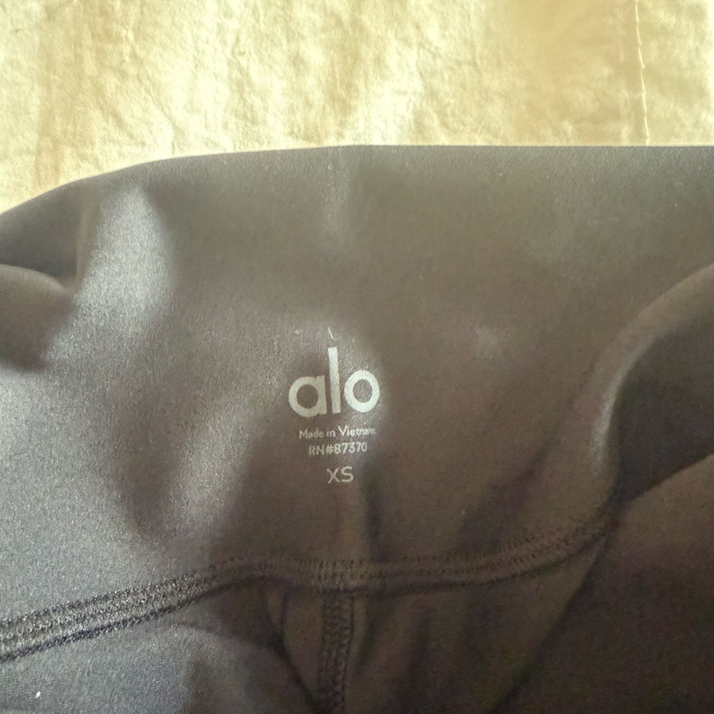 ALO Yoga Airlift Black Leggings